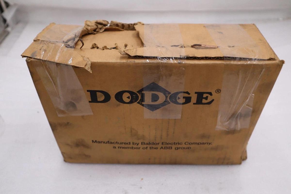 Used DODGE P2B-DI-115R DBL INTERLOCK PILLOW BLOCK BALL BEARING -NEW - STOCK 5220CC