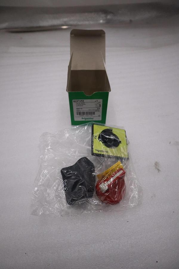 Used NEW OPEN BOX SCHNEIDER ELECTRIC KCF1PZ OPERATING MECHANISM STOCK H422A