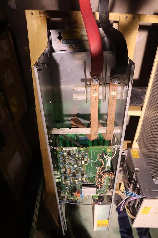 Used SIEMENS 6SE7031-7EE85-0AA0 Unit SIMOVERT Masterdrives 6SE76-0EF85-0EA0 STK S-402