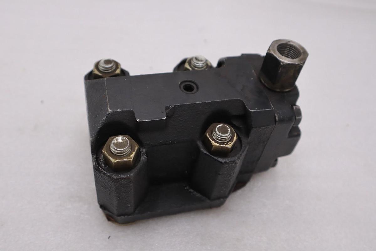 Used PARKER R6MA 12 MK HYDRAULIC DIRECTIONAL CONTROL VALVE STOCK #2173A