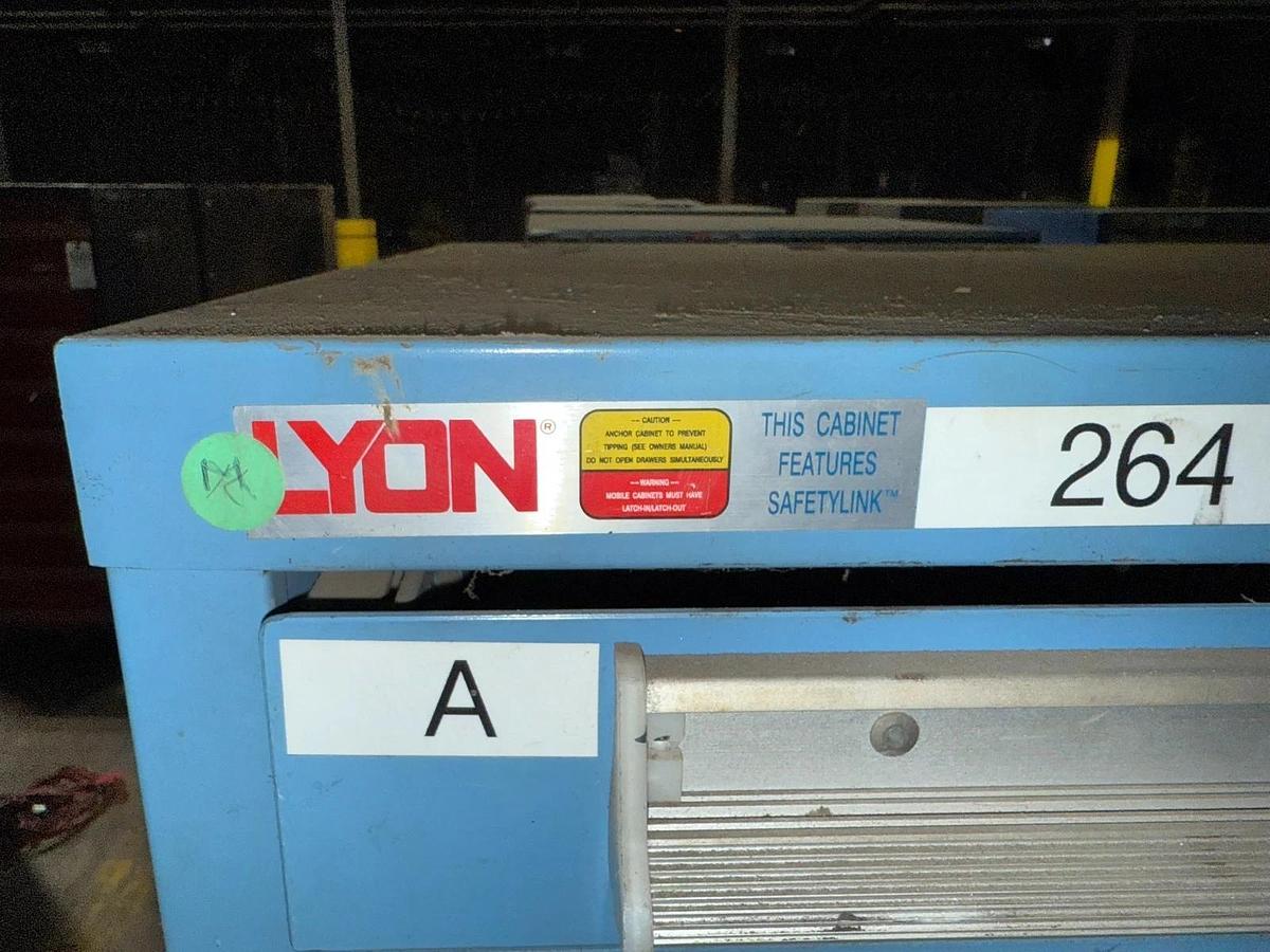 Used LYON 11 DRAWER CABINET MSS II SAFETYLINK 30"X28"X60" (NO CONTENTS)