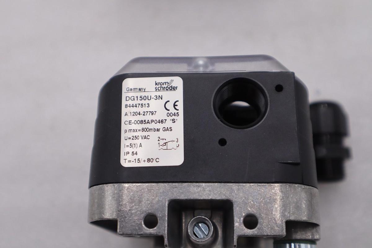 NEW KROM SCHRODER DG150U-3N 84447513 GAS PRESSURE SWITCH STOCK H562A