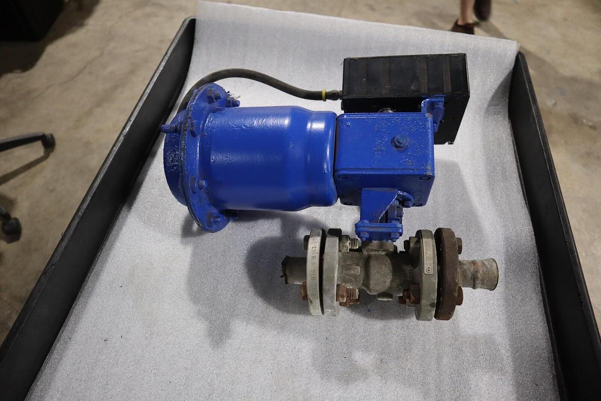 Used 1" Jamesbury Stainless Ball Valve QUADRA-POWR II STOCK S-625