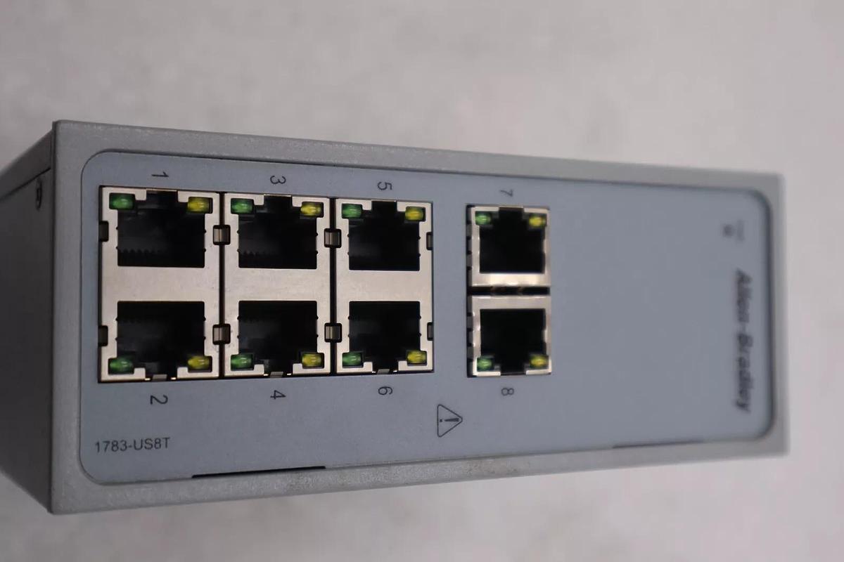 Used ALLEN BRADLEY 1783-US8T STRATIX 2000 UNMANAGED ETHERNET SWITCH SER A #K-2643