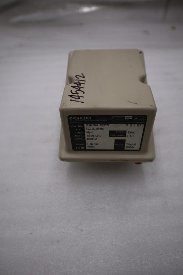 Used NEW ASHCROFT LPSN4PB07 XCHK3FM Pressure Switch 5A 125/250VAC STOCK H1249