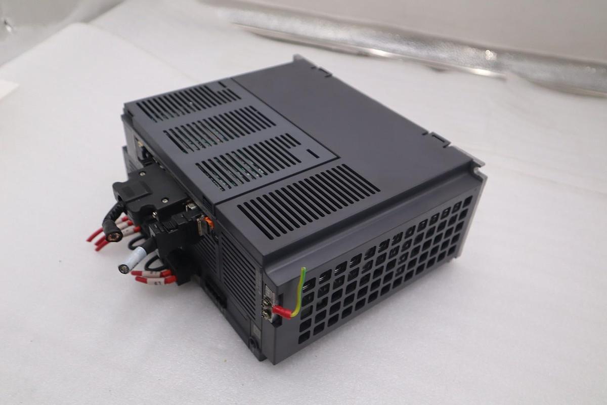 MITSUBISHI ELECTRIC MR-J4-350A4-RJJ021 3.5kW 7.9A 50/60Hz - STOCK H803C