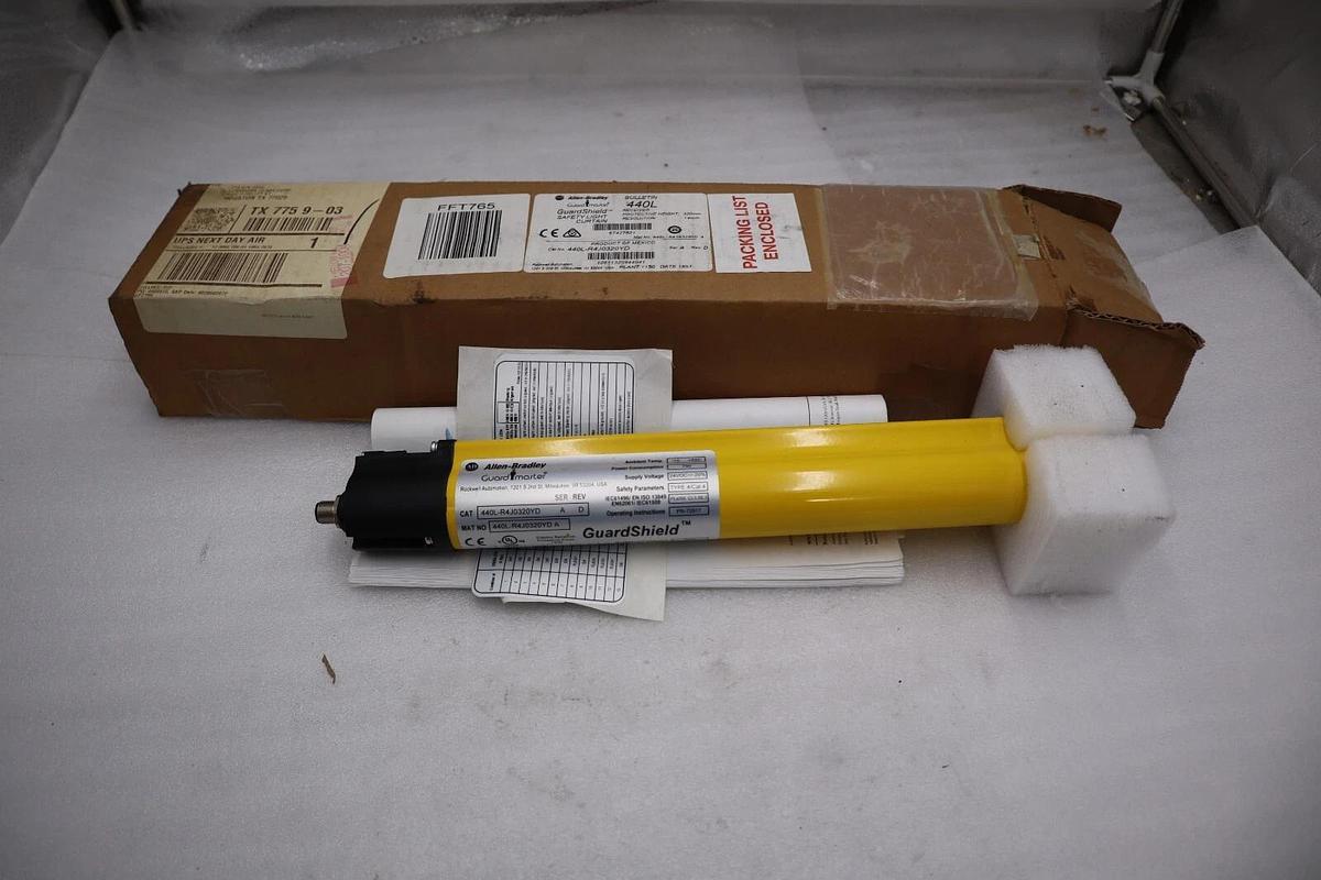 ALLEN BRADLEY 440L-R4J0320YD GUARDSHIELD LIGHT CURTAIN NEW IN BOX STOCK H307