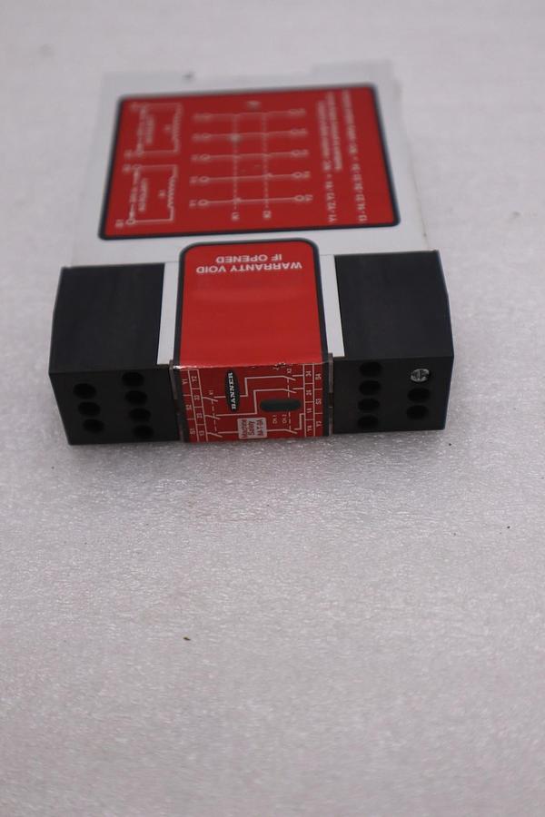 Used BANNER IM-T-9 SAFTEY INTERFACE MODUE STOCK #2155A
