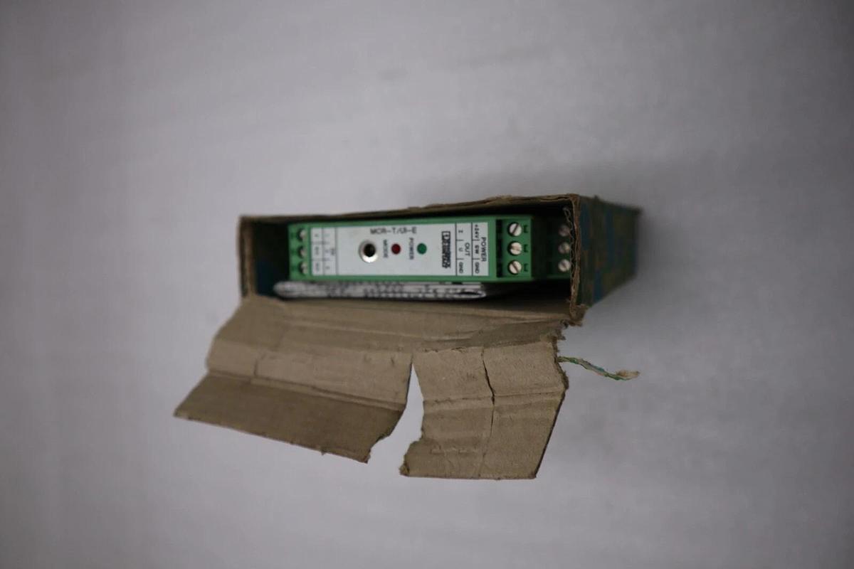 Used NEW IN BOX PHOENIX CONTACT MCR-T-UI-E TRANSDUCER MODULE STOCK H277A