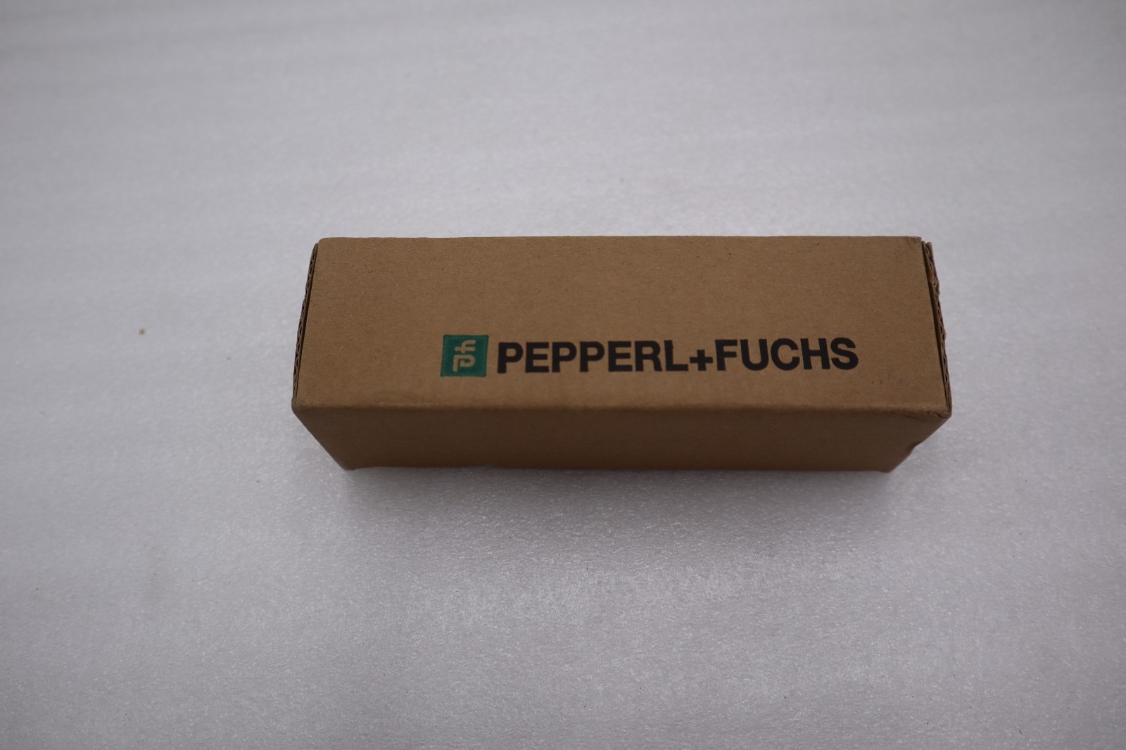 PEPPERL & FUCHS NBB15-U4-A2-T / NBB15U4A2T (BRAND NEW) STOCK H445A