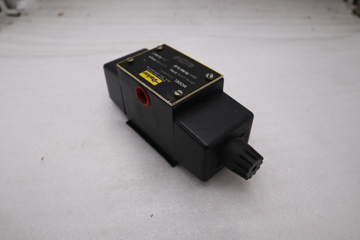 Used PARKER D3W1CNYC HYDRAULIC VALVE STOCK #2172A