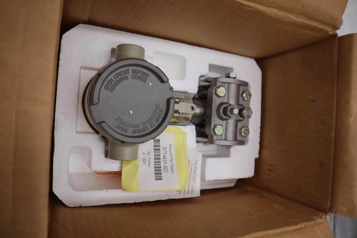 Used NEW HONEYWELL STD924-E1H-00000-1C-MB-S2-SV-XXXX PRESSURE TRANSMITTER STOCK 504-B