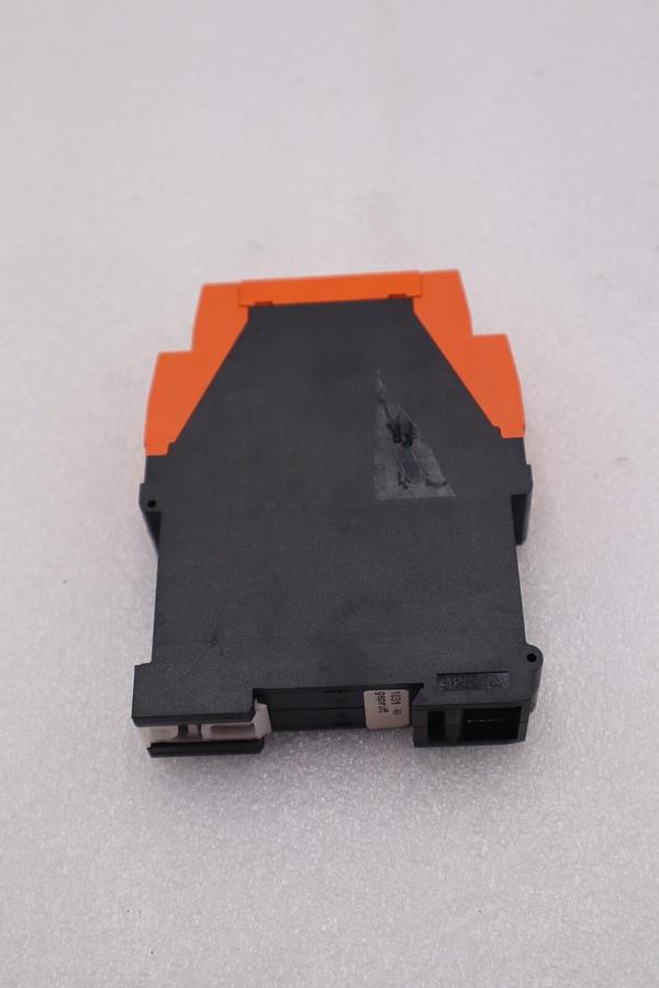 Used DOLD & SOHNE LG5929 SAFEMASTER SAFETY RELAY STOCK #K-1034A