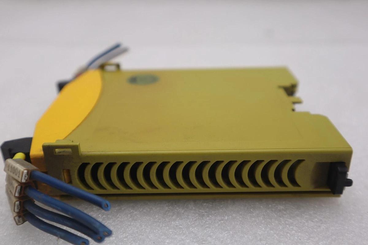 Used PNOZ m01p 773500 PILZ Safety Relay STOCK K-3498