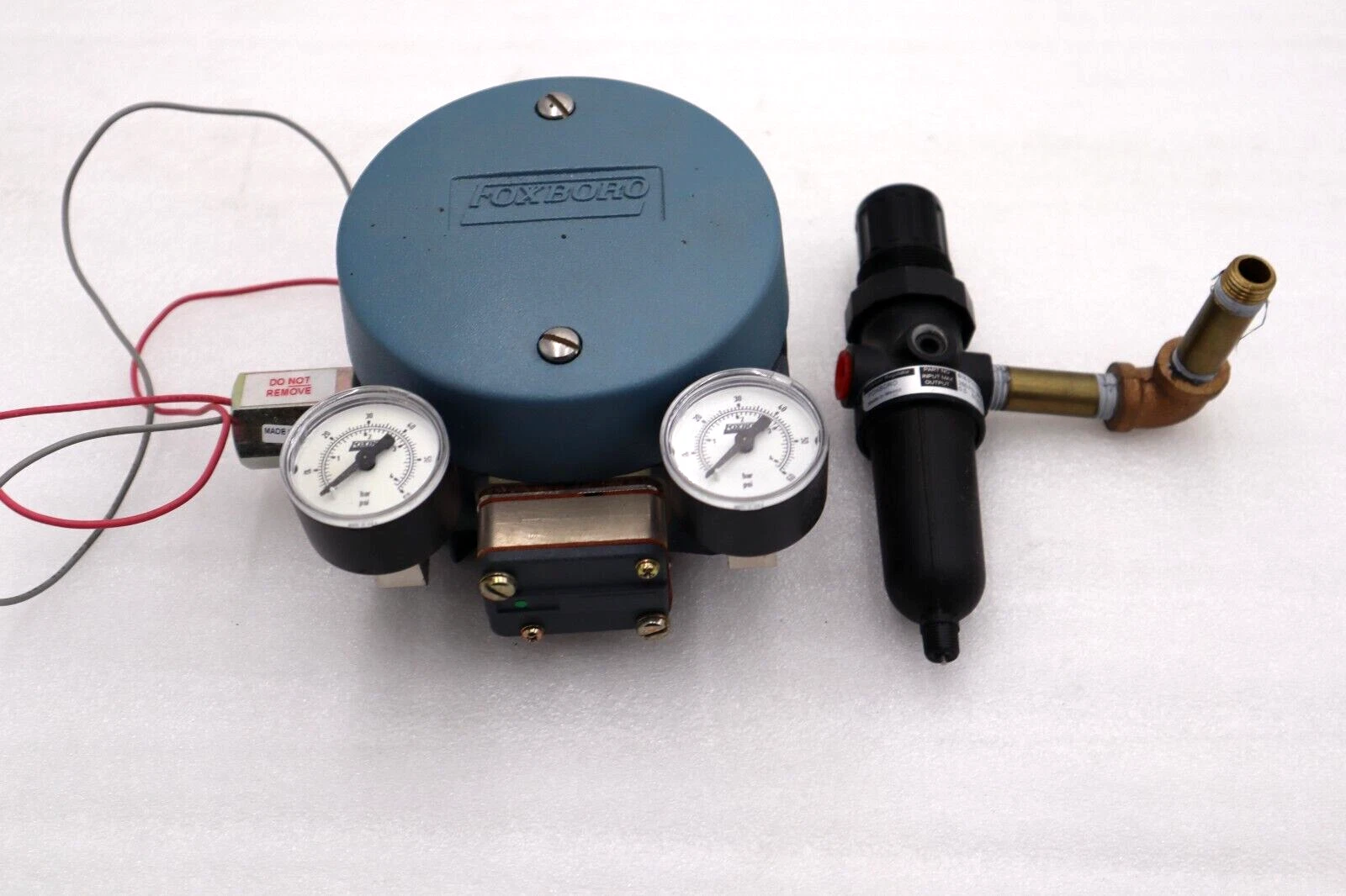 Used FOXBORO E69FB13RS AIR CONVERTER / PRESSURE REGULATOR B182C8N2LB STOCK #1703