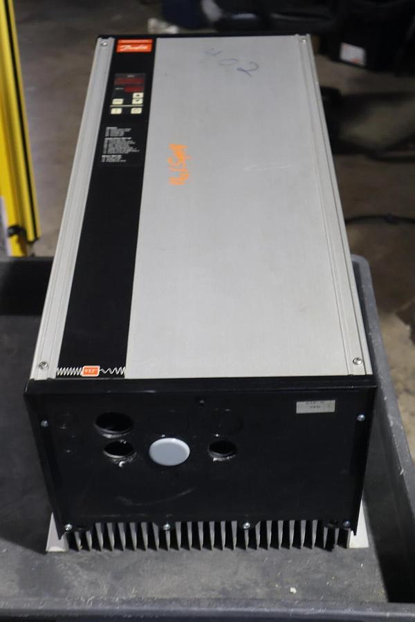 Used DANFOSS VARIABLE SPEED DRIVE VLT TYPE 3011 175L2014 STOCK S-261