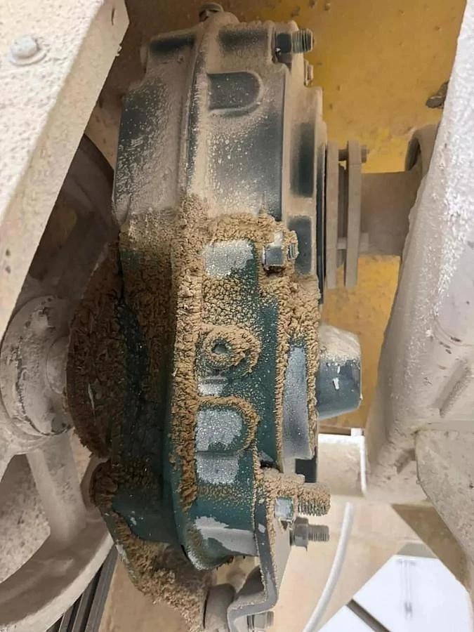 Used STAINLESS STEEL RIBBON BLENDER APPROXIMATELY 200 CUBIC FEET