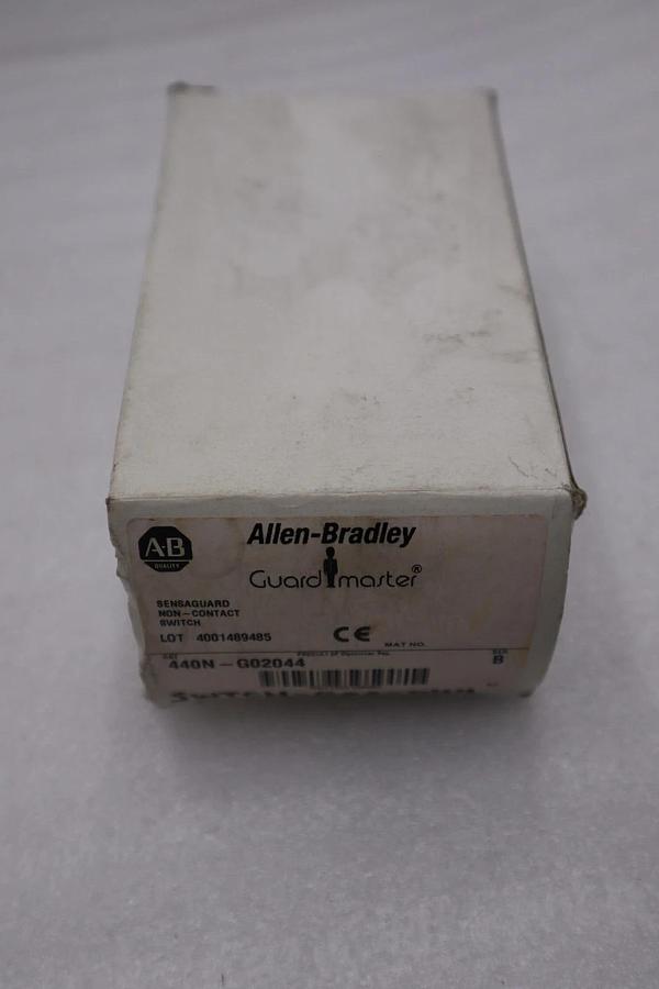 NEW OPEN BOX AB Allen Bradley 440N-G02044 Guardmaster Safety Switch STK GF119A