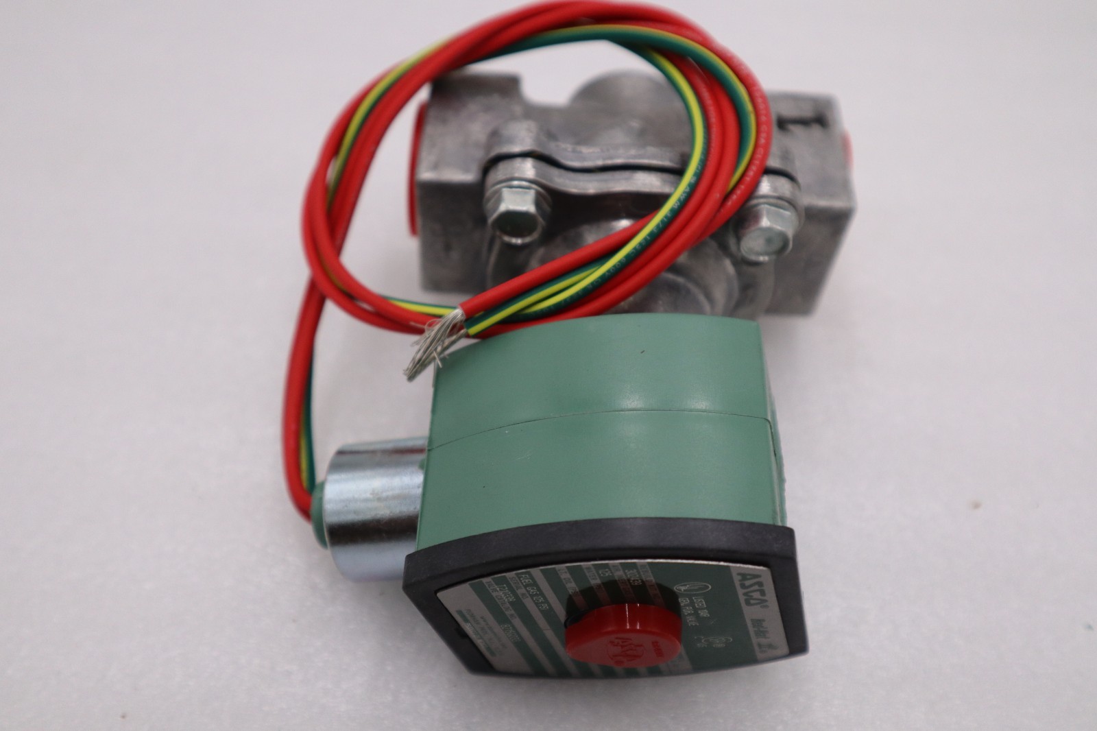 Used NEW ASCO 8215G033 SOLENOID VALVE 3/4" 125 PSI STOCK H1590