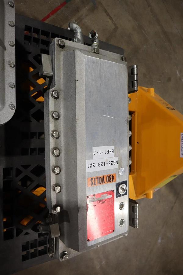 Used EBMC0FB FTPS100 J1 J3 RR3 WFD30J36 W6413 S784 .0 COMBO MOTOR CNTRL STOCK W-77