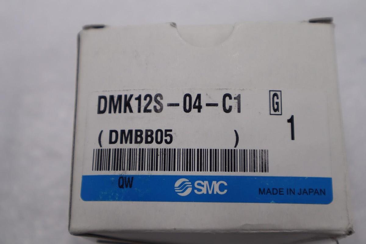Used NEW OPEN BOX SMC DMK12S-04-C1 Multi-Connector STOCK B-1598