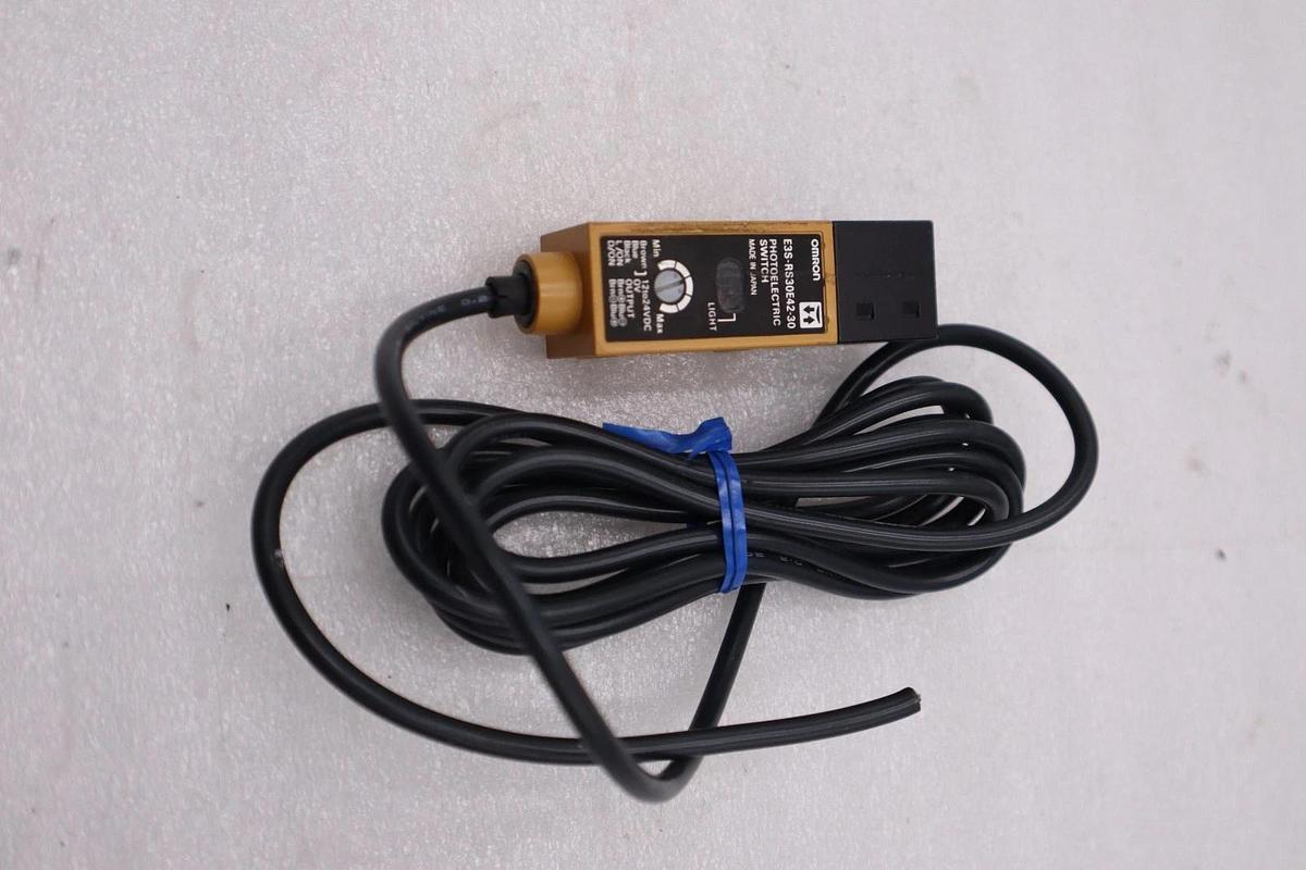 Used Omron E3S-RS30E42-30 Photoelectric Switch 12-24v-dc STOCK H1474A