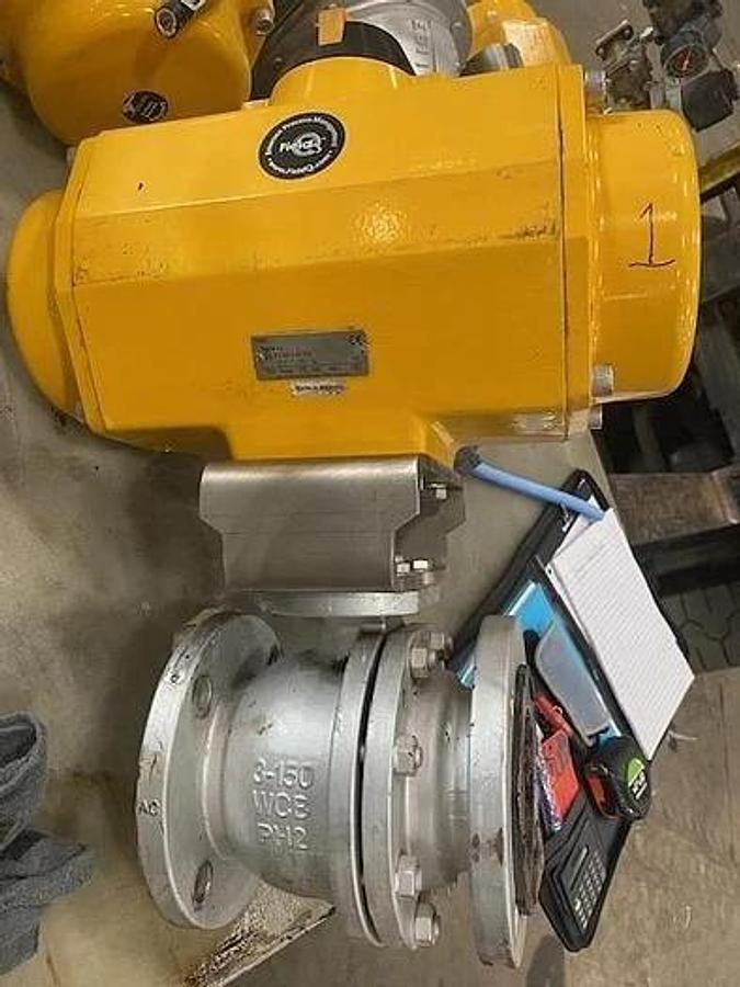 Used EMERSON FIELDQ TYPE OSO6OOO-004STACW ACTUATOR WITH 3" BALL VALVE