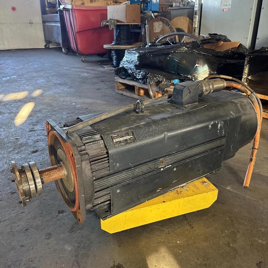 Used Rexroth R911309391 Servo Induction Motor MAD130D-0100-SA-S0-BQ1-35-N1 #HP130