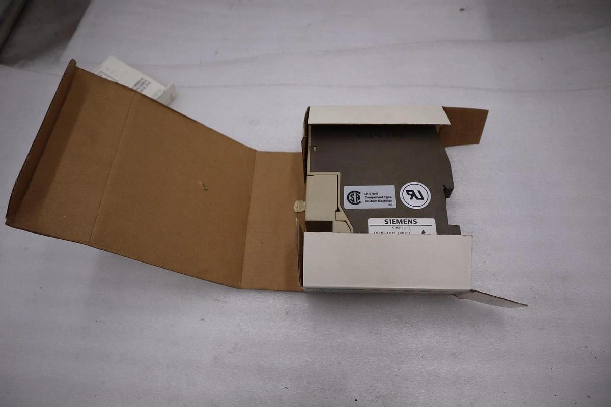 SIEMENS 6ES5931-8MD11 / 6ES59318MD11 POWER SUPPLY MODULE - STOCK 1883CC