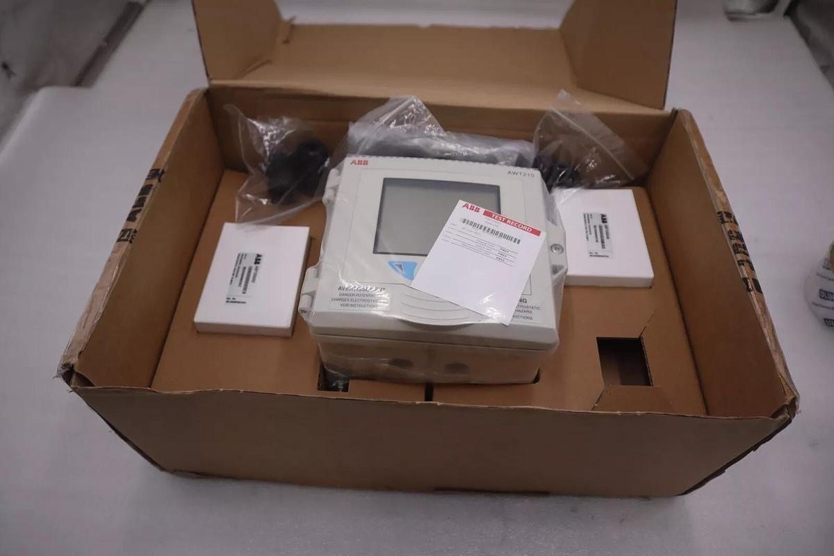 ABB AWT210 AWT210A2C4H1E6-A1-U3-M5 / AWT200062 2 WIRE TRANSMITTER CONTROL #G149A
