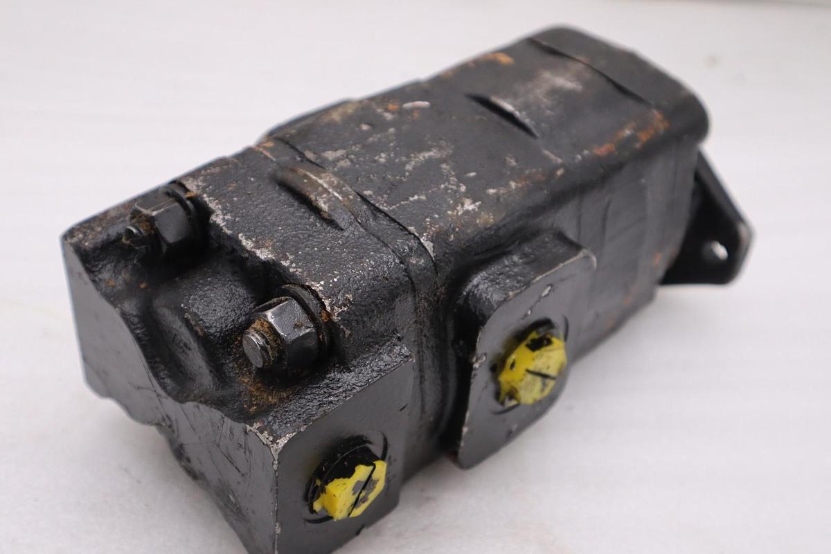 Used 3269121137 Parker Commercial Intertech Gear Pump STOCK H1835