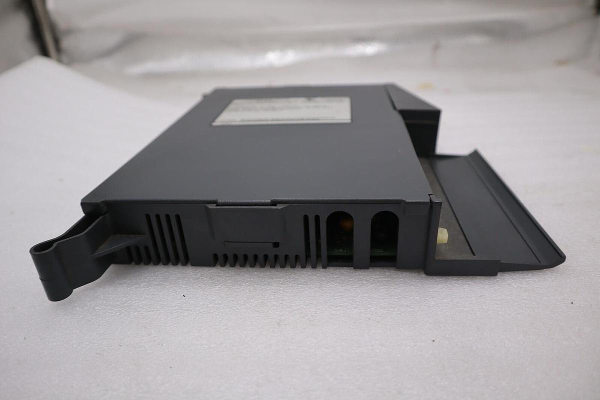 Used FIVES GIDDINGS & LEWIS 502-03794-40 PIC900 PROGRAMMABLE INDUSTRIAL COMPUTER