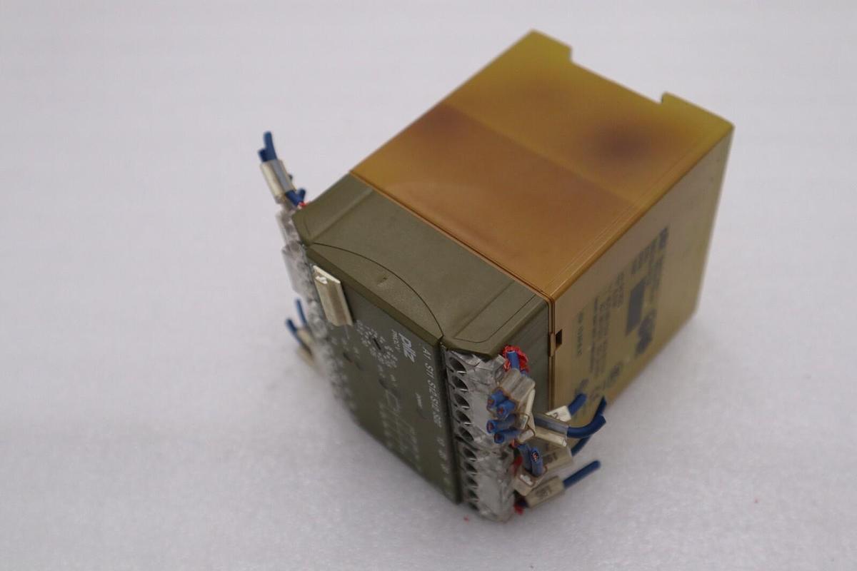 Used PILZ SAFETY RELAY 474790 PNOZ V 30S 24 V DC PNOZV30S24VDC STOCK L-453C