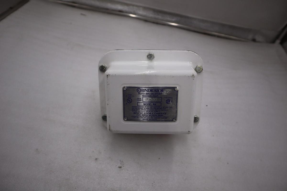 Used BINDICATOR MODEL RA DATE CODE 07-95 - NEW NO BOX - STOCK GF397