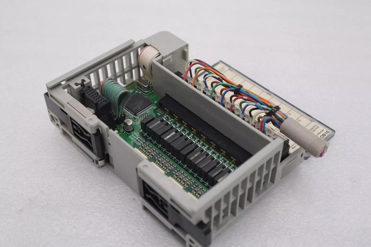 Used Allen Bradley 1769-OB16 SERIES B OUTPUT MODULE 1769-OB16 STOCK L-699C