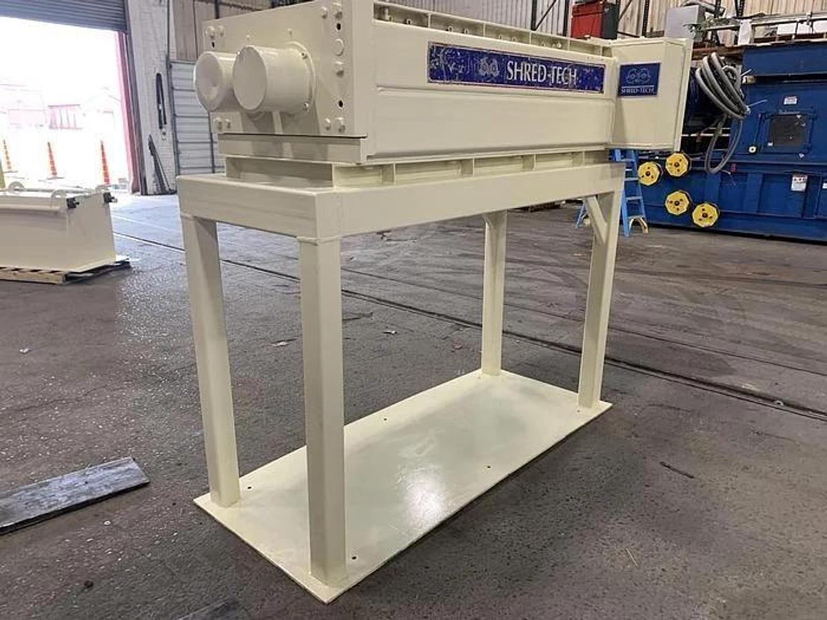 Used SHRED-TECH ST75E DUAL SHAFT SHREDDER WITH TWO 40 HP MOTORS MANUFACTURED 2004