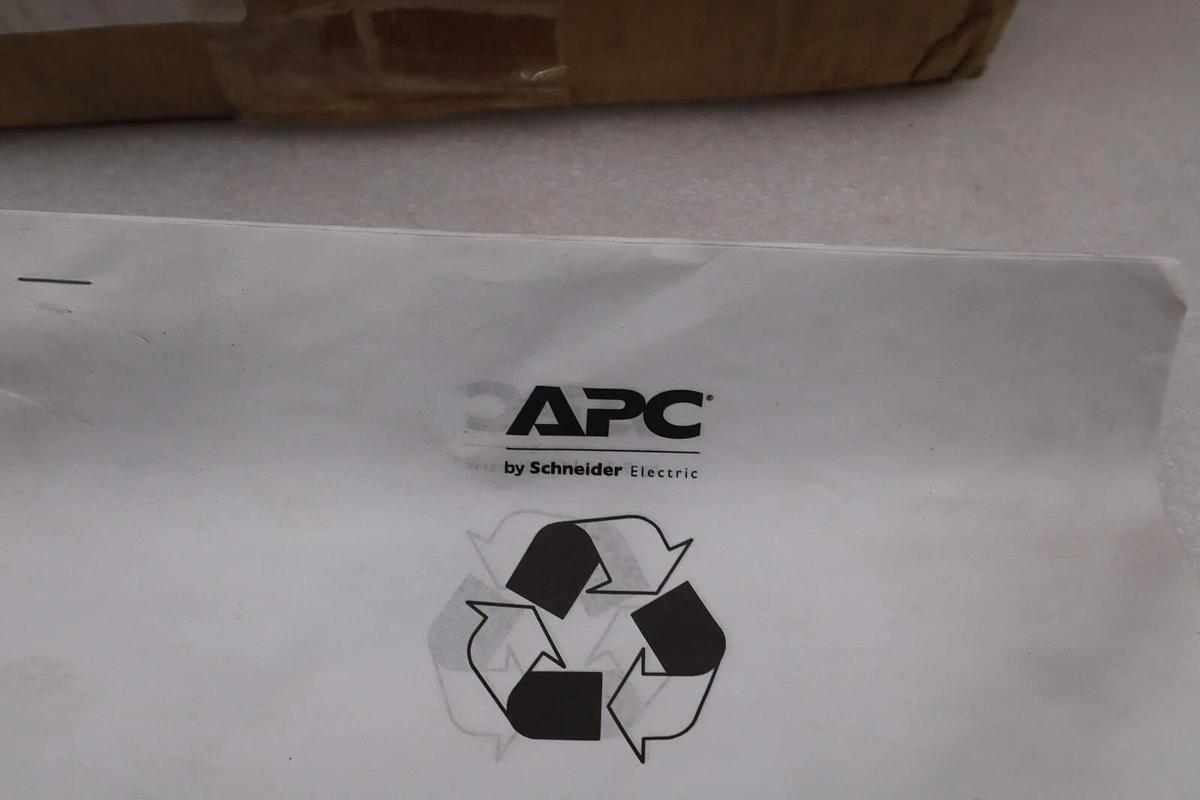 Used NEW SCHNEIDER ELECTRIC APC RBC7 NON-SPILLABLE BATTERY 17AH 12 VAC STOCK 5443