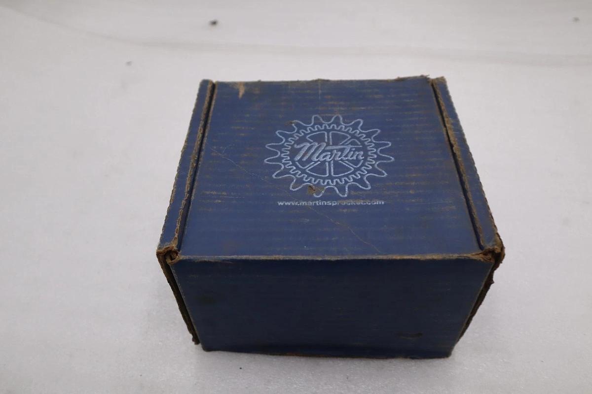 NEW OPEN BOX MARTIN 4040 2 15/16  TAPER LOCK BUSHING STK CC168