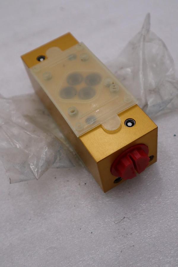 EATON VICKERS 02-184893 HOUSING KIT A323W MNIFLD STOCK H623A