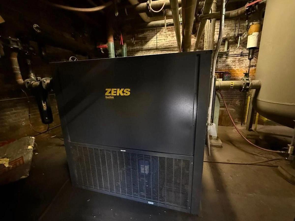 Used ZEKS 1200HSFA6F8 Refrigerated Air Dryer 2400 SCFM HeatSink Cycling 575VAC 3PH