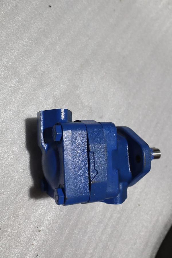 Used Vickers V201S7S1A11L Hydraulic Pump - STOCK SGF72