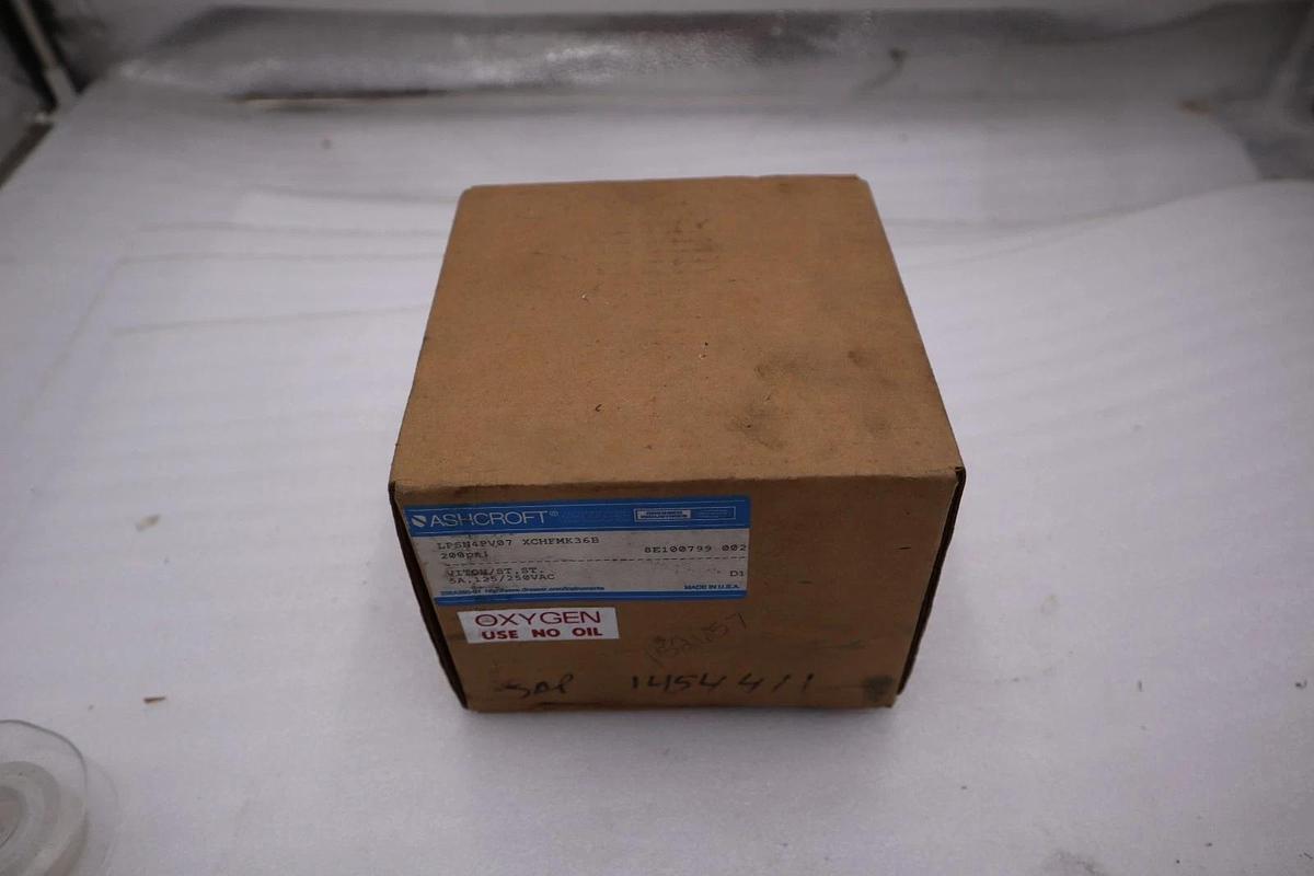 Used NEW ASHCROFT LPSN4PV07 XCHFMK36B Pressure Switch 200psi 125/250VAC STOCK H1032