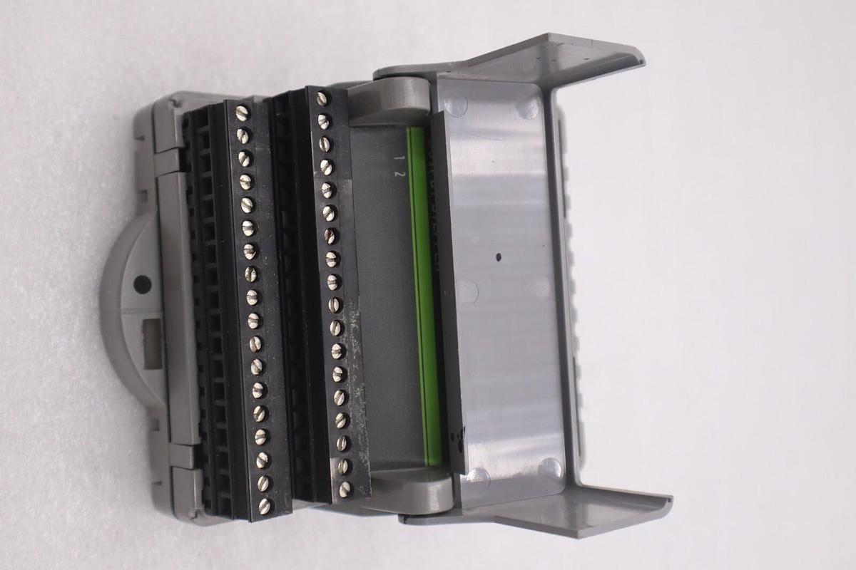 Used GIDDINGS & LEWIS M.1017.3143 R5 STEPPER OUTPUT ENCODER INPUT STOCK 661-D
