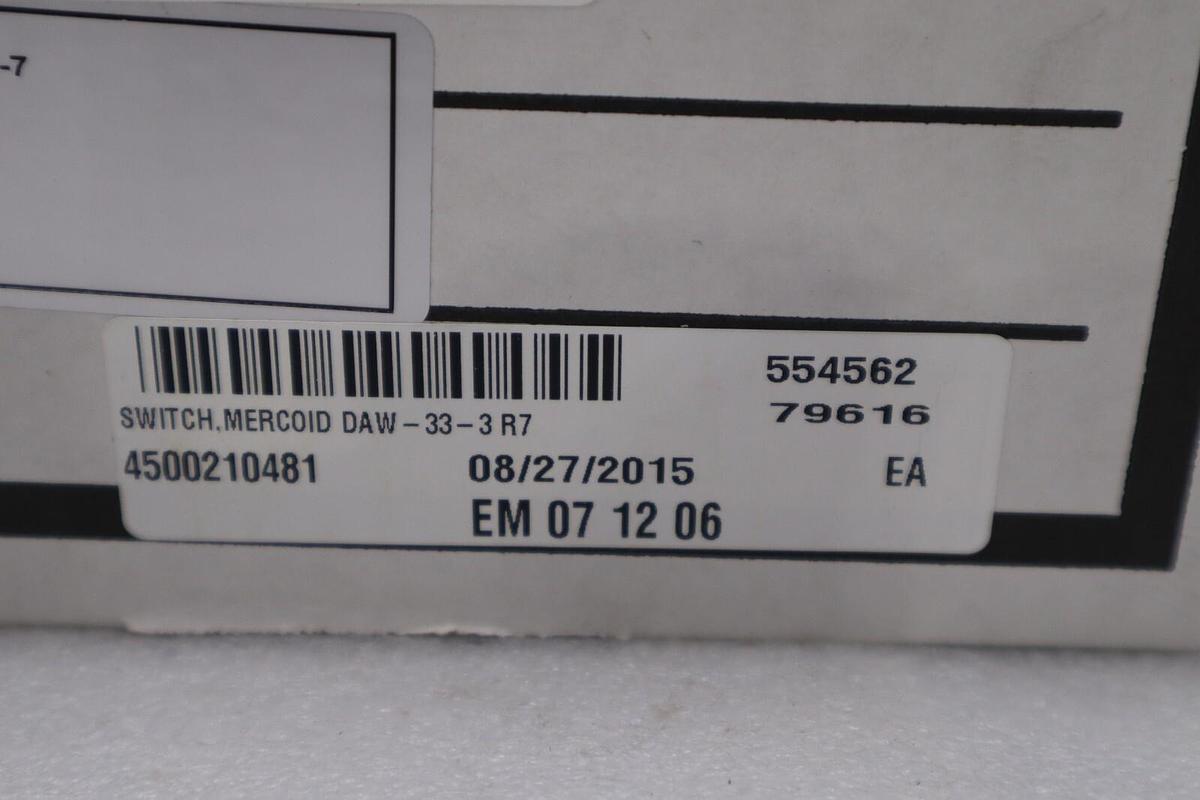 DWYER MERCOID DAW-33-3-7 / DAW3337 NEW IN BOX SWITCH STOCK G169A