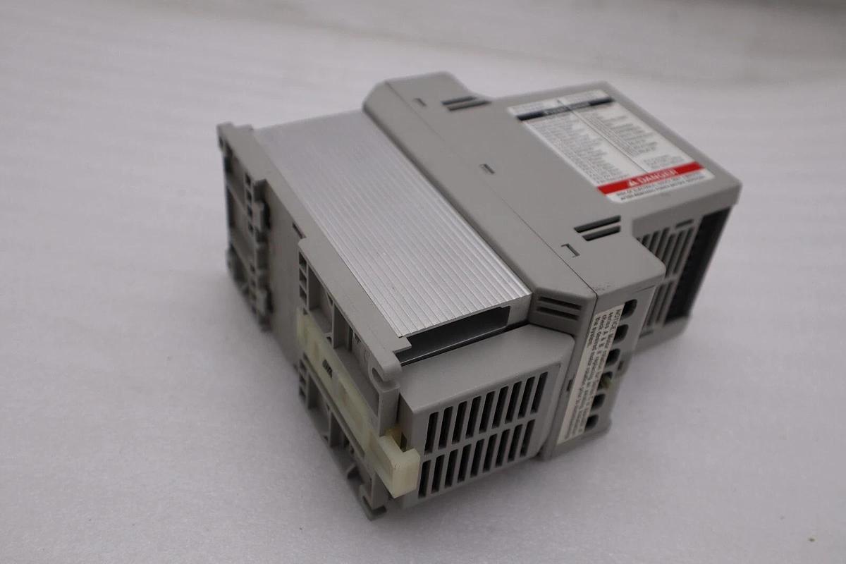 ALLEN BRADLEY 160-BA03NPS1 AC 1HP 380-460V-AC 0-240HZ DRIVE NEVER USED #H384A