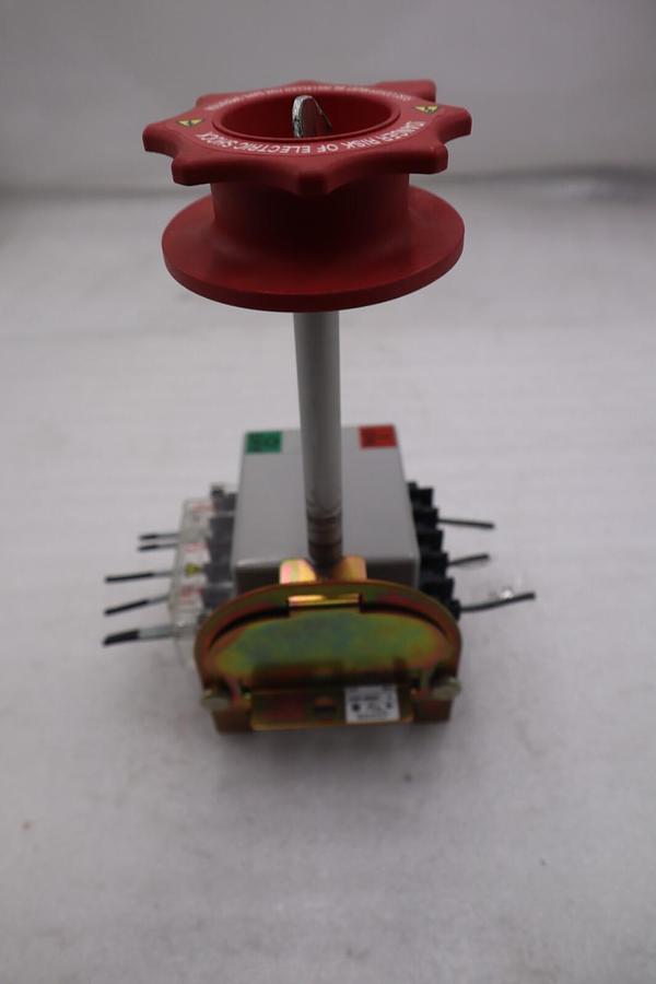 Used Allen-Bradley 194RF-NC030* Ser A Fused Disconnect Switch Mounted STOCK L-743-A