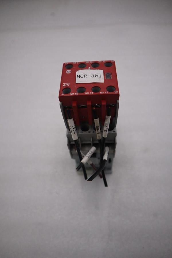 Used Allen-Bradley 700S-CF620DC/ 700-CF310* 100S-F Safety Control Relay #K-1228A