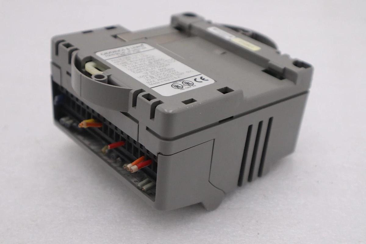 Used GIDDINGS & LEWIS M.1300.7372 R1 Input Module 24VDC SINK/SOURCE STOCK 647-D