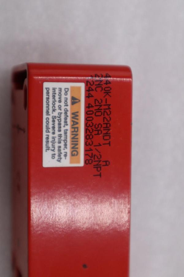 Used NEW IN BOX ALLEN BRADLEY 440K-M22ANDT SERIES A SWITCH STOCK H490A