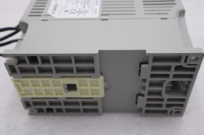 Used AB 22A-D1P4N104 PowerFlex4 AC Drive 22AD1P4N104 SER A ALLEN BRADLEY STOCK B-1287